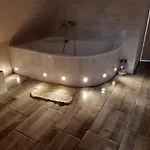 Flora Vendeghaz A Balatonnal Appartement Lovas
