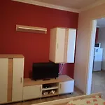 Flora Vendeghaz A Balatonnal Appartement