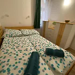 Appartement Flora Vendeghaz A Balatonnal Lovas