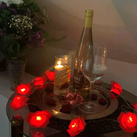 Flora Apartmanhaz A Balatonnal 公寓 Lovas