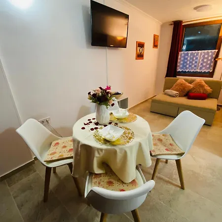 Apartament Flora Apartmanhaz A Balatonnal