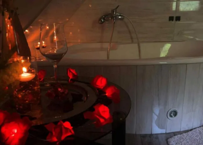 Lägenhet Flora Vendeghaz A Balatonnal *