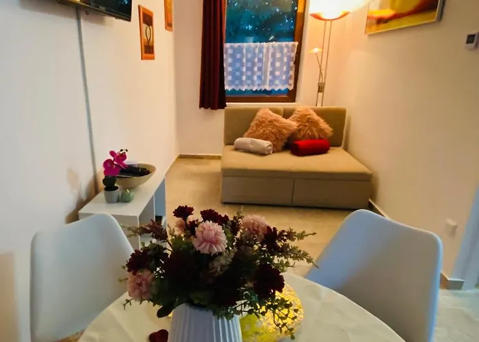 Flora Vendeghaz A Balatonnal Lägenhet Lovas