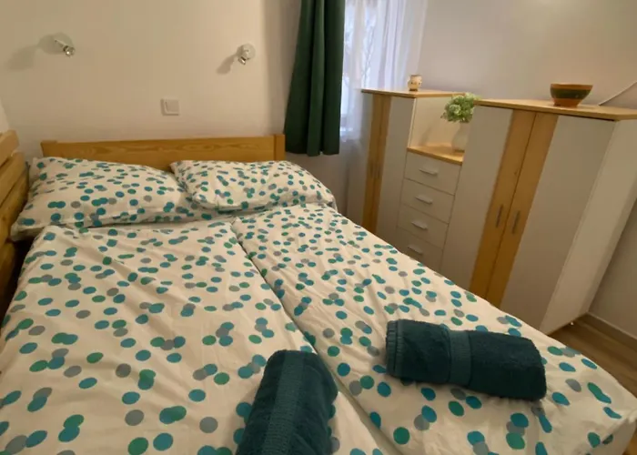 Lägenhet Flora Vendeghaz A Balatonnal Lovas